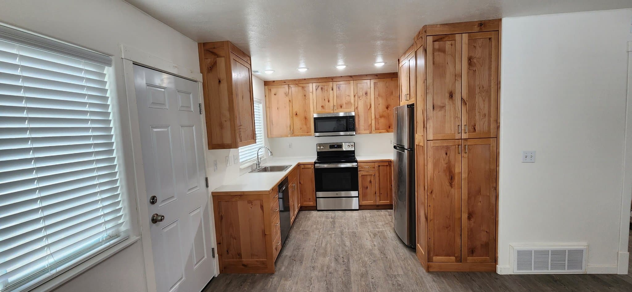 Logan Townhome: 557 W 600 N