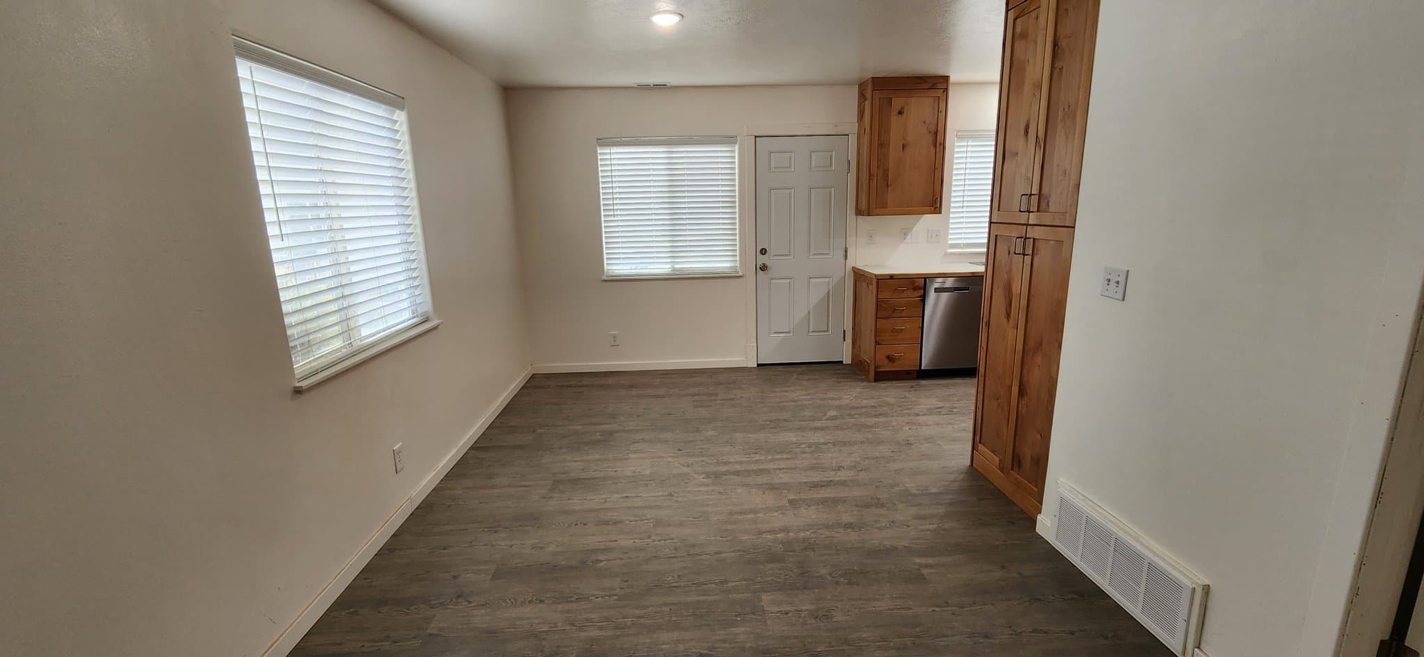 Logan Townhome: 557 W 600 N