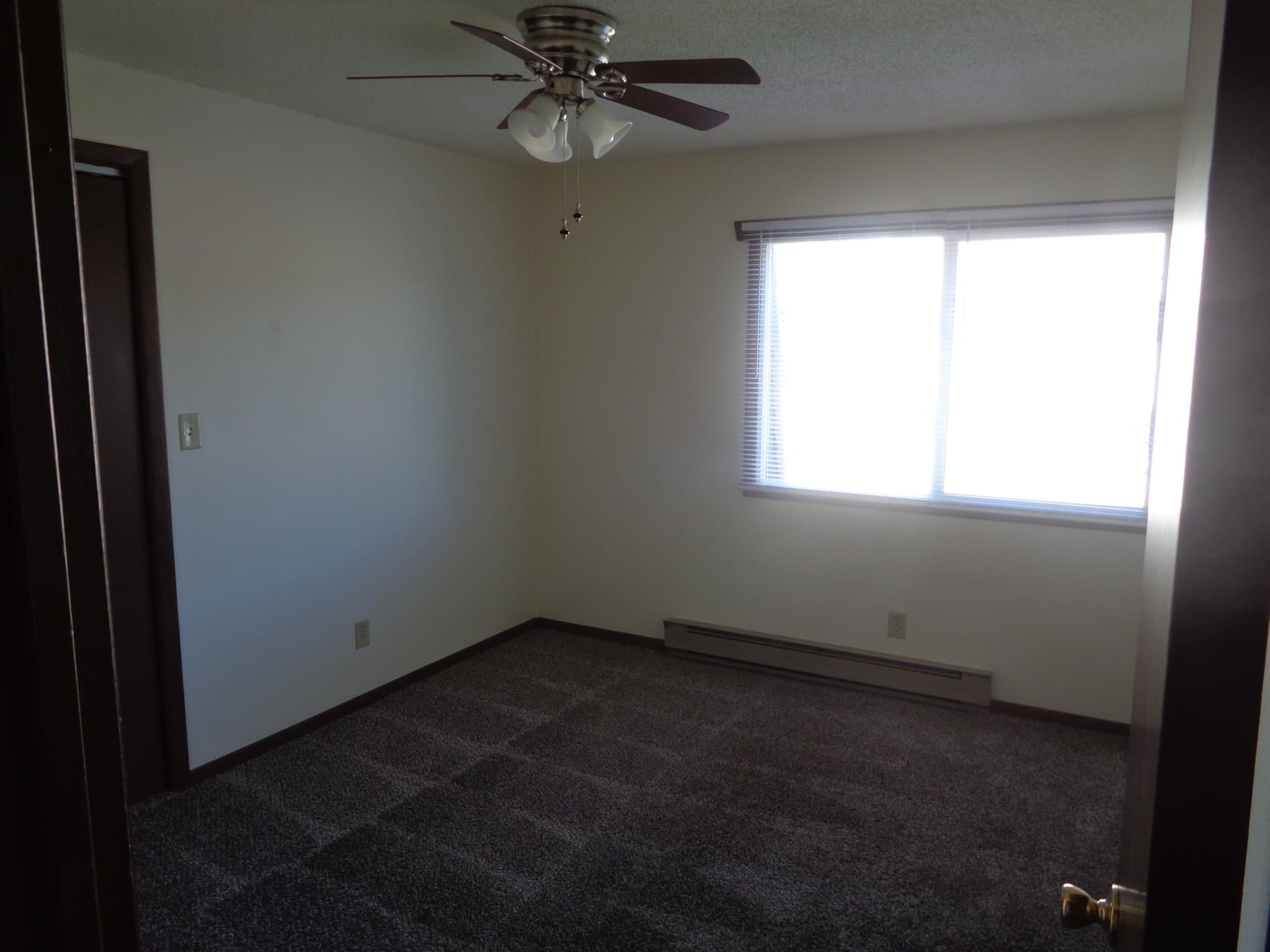 Joliet Apartment: 112 Twin Oaks Drive