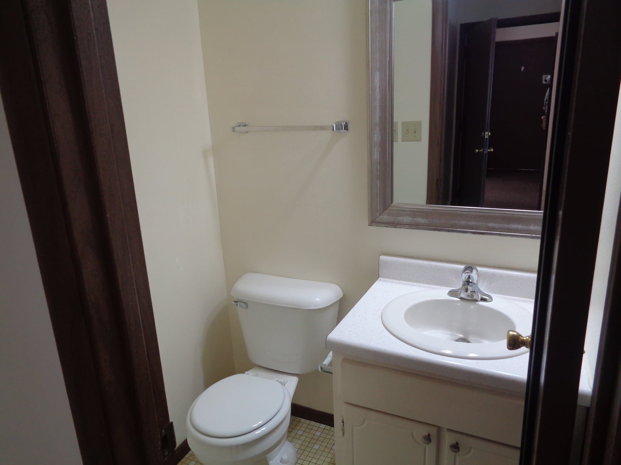 Joliet Apartment: 112 Twin Oaks Drive