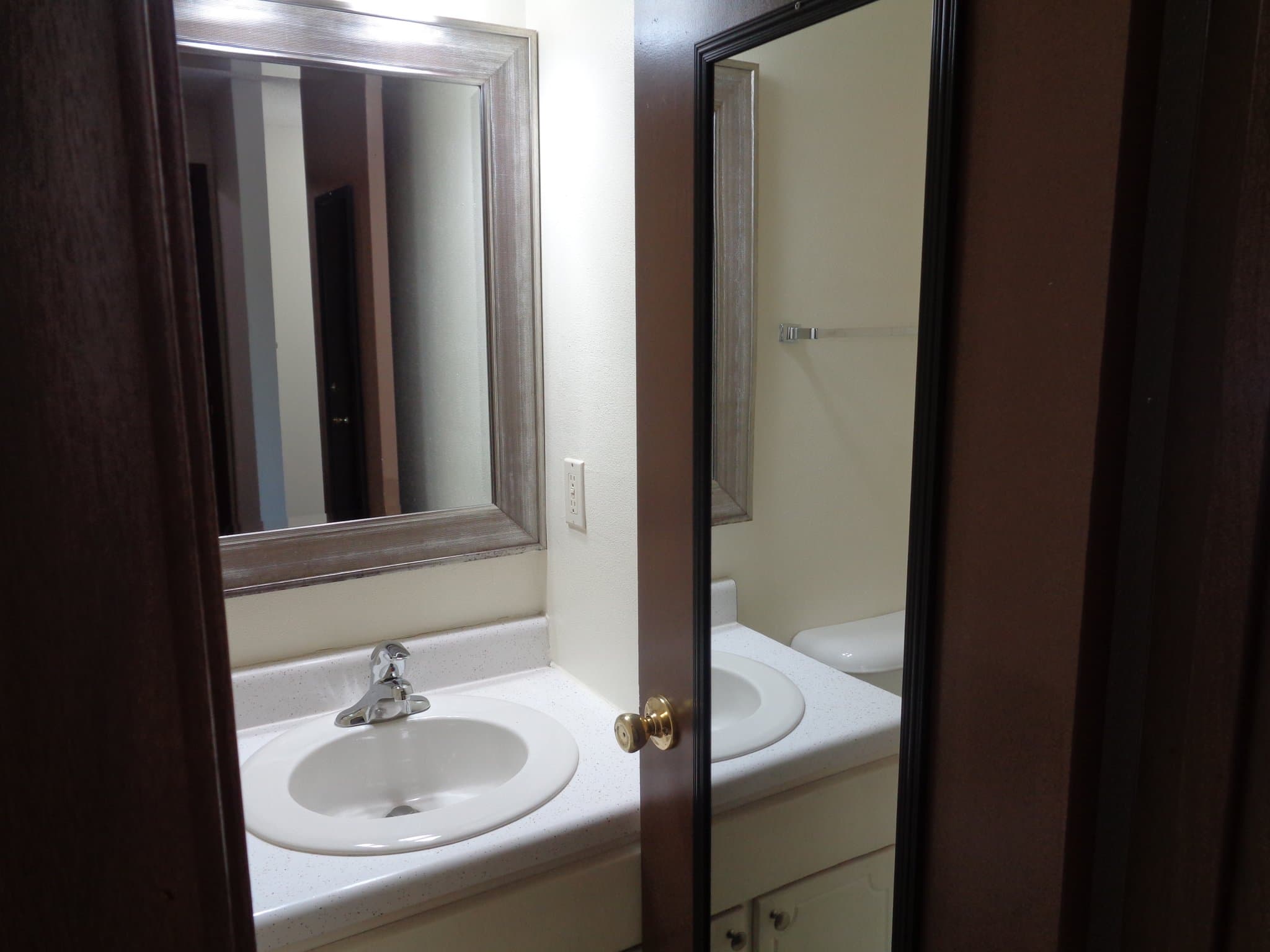 Joliet Apartment: 112 Twin Oaks Drive