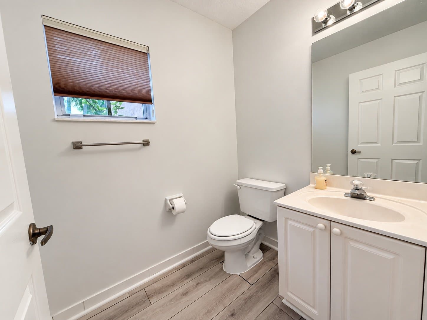 Hollywood House: 1430 N Trafalgar Cir