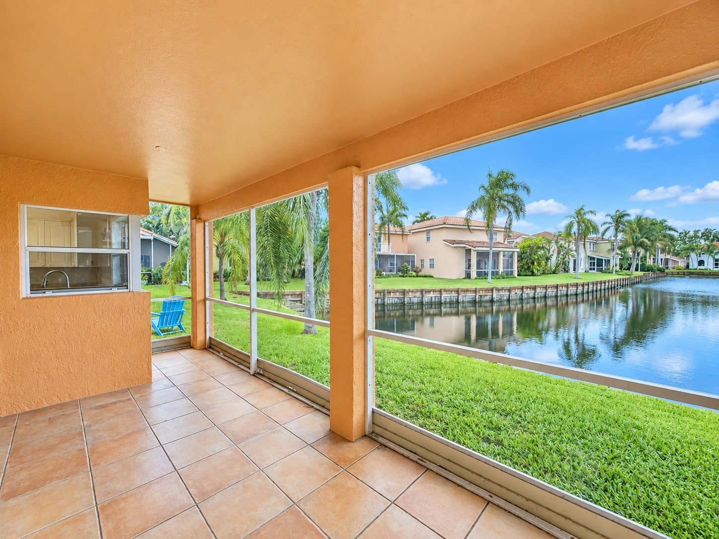 Hollywood House: 1430 N Trafalgar Cir