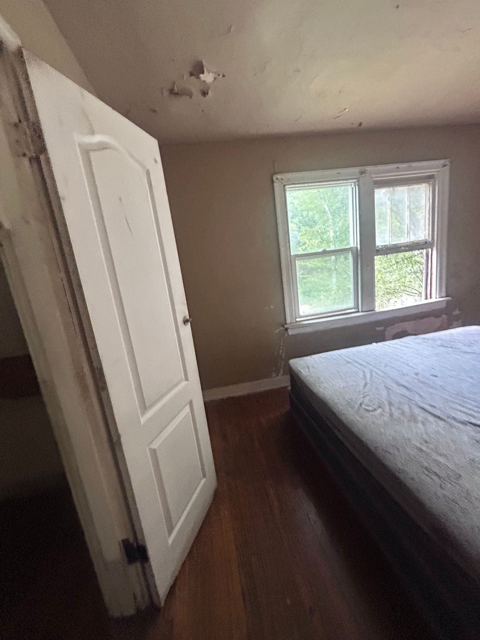 St. Louis House: 5811 Saloma Ave