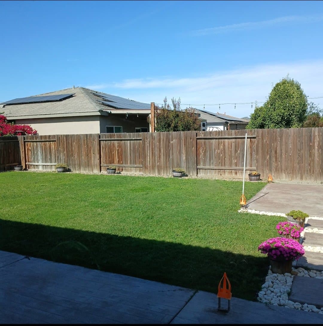 Bakersfield House: 5804 Neutra Dr