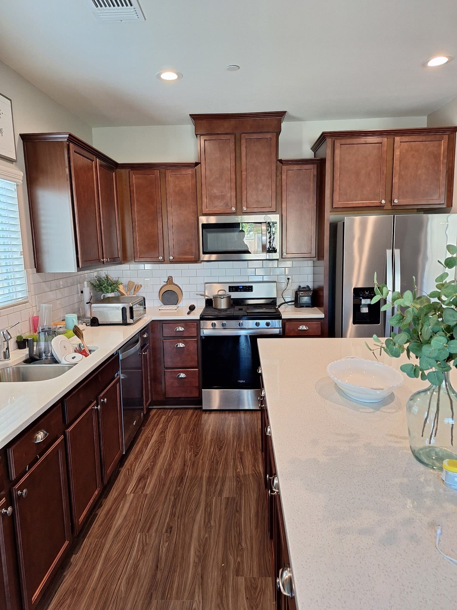 Bakersfield House: 5804 Neutra Dr