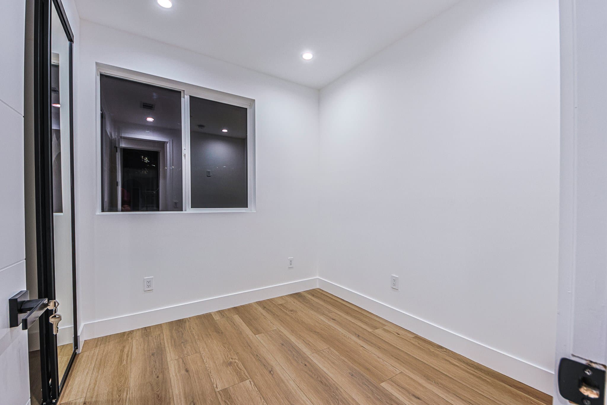 Los Angeles Multiplex: 6142 Alcott St