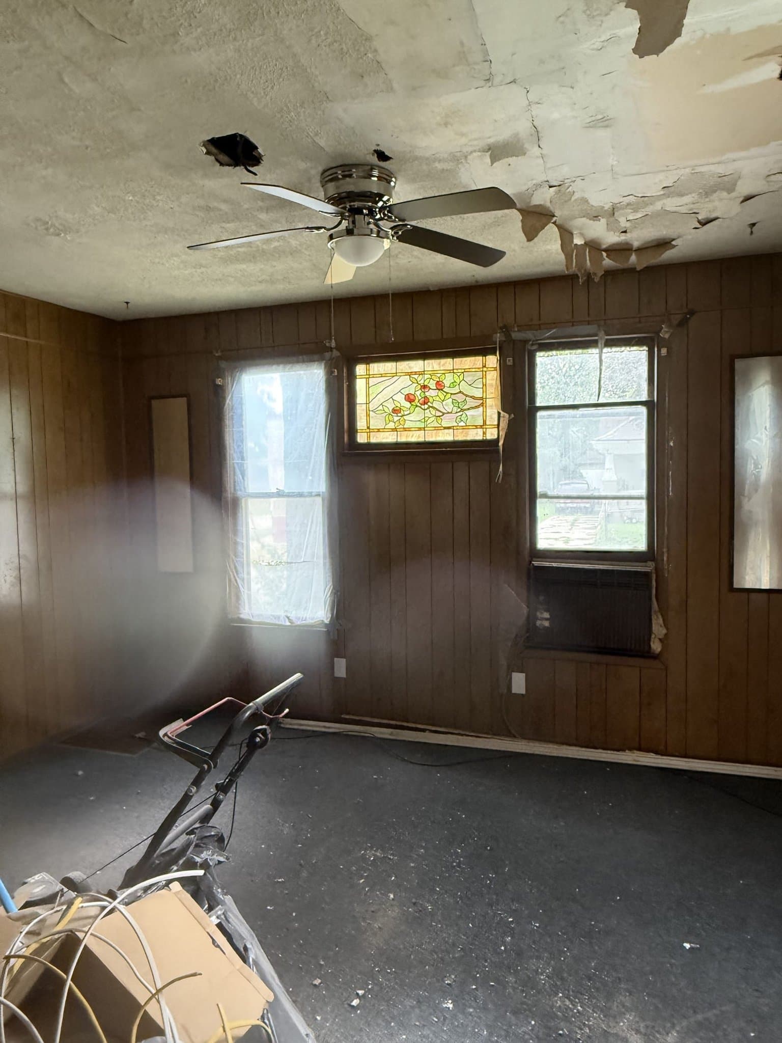 Decatur House: 105 N Illinois St