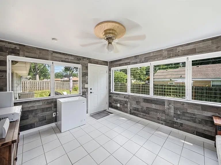Peoria House: 1430 W Tomar Ct