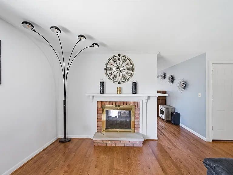 Peoria House: 1430 W Tomar Ct