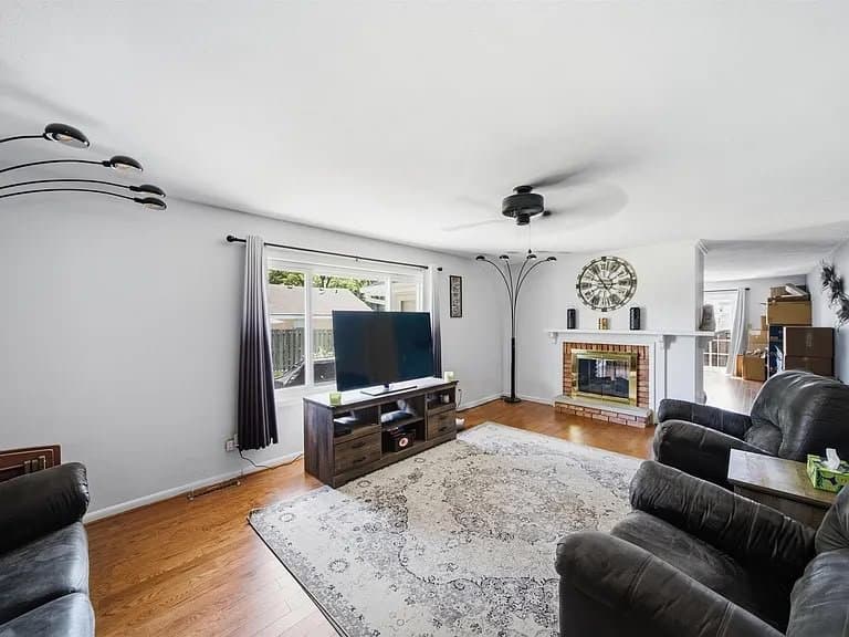 Peoria House: 1430 W Tomar Ct