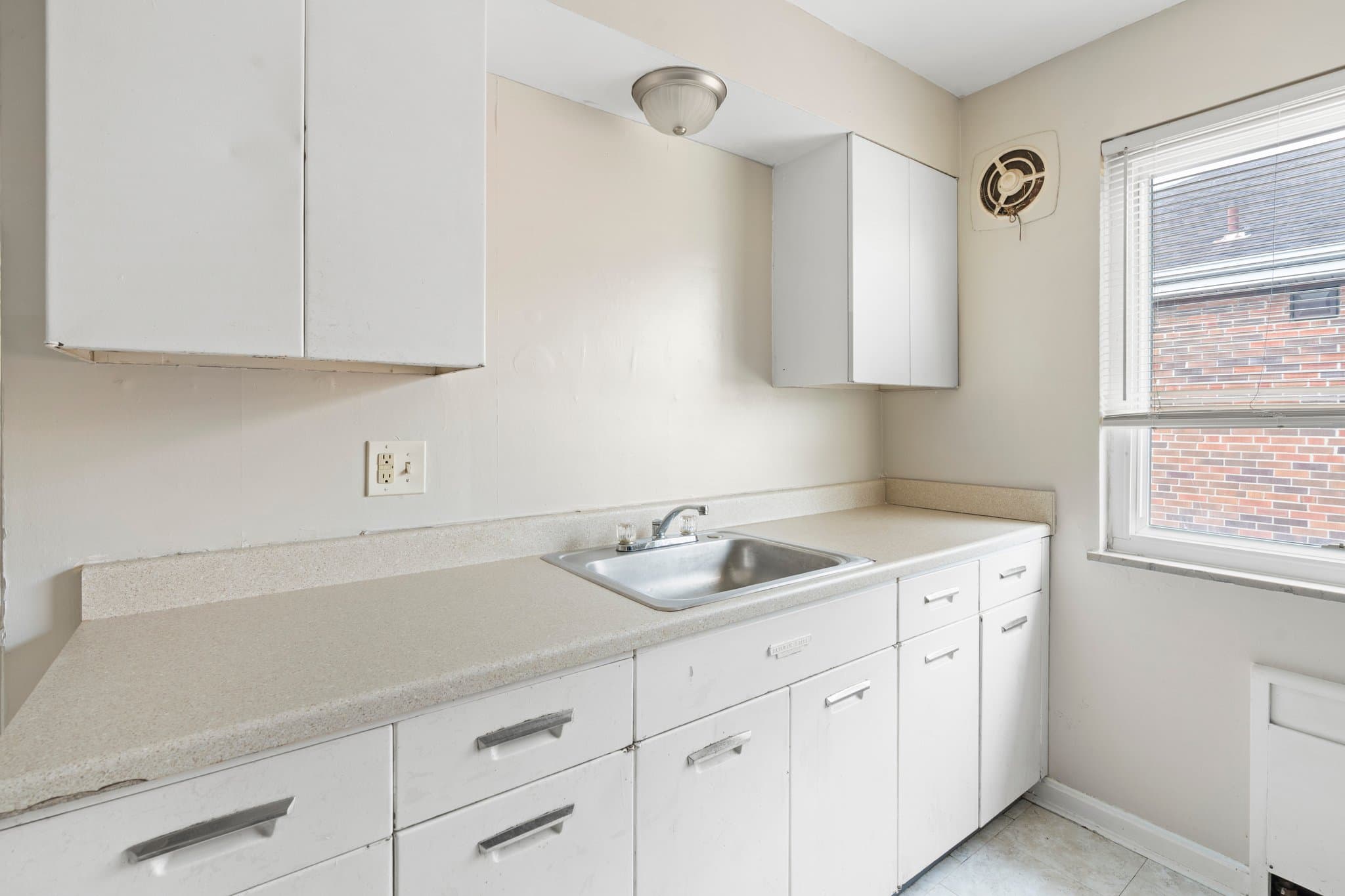 Silverton Multiplex: 3917 E Gatewood Lane