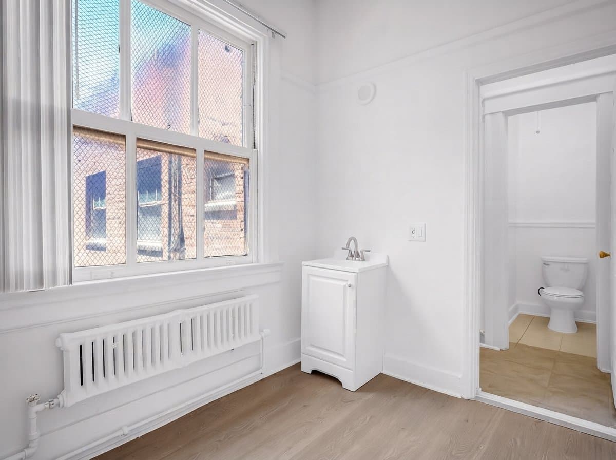 Los Angeles Apartment: 1315 S Flower St