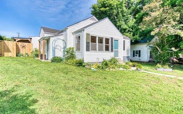 Auburn House: 311 Wilson Ave