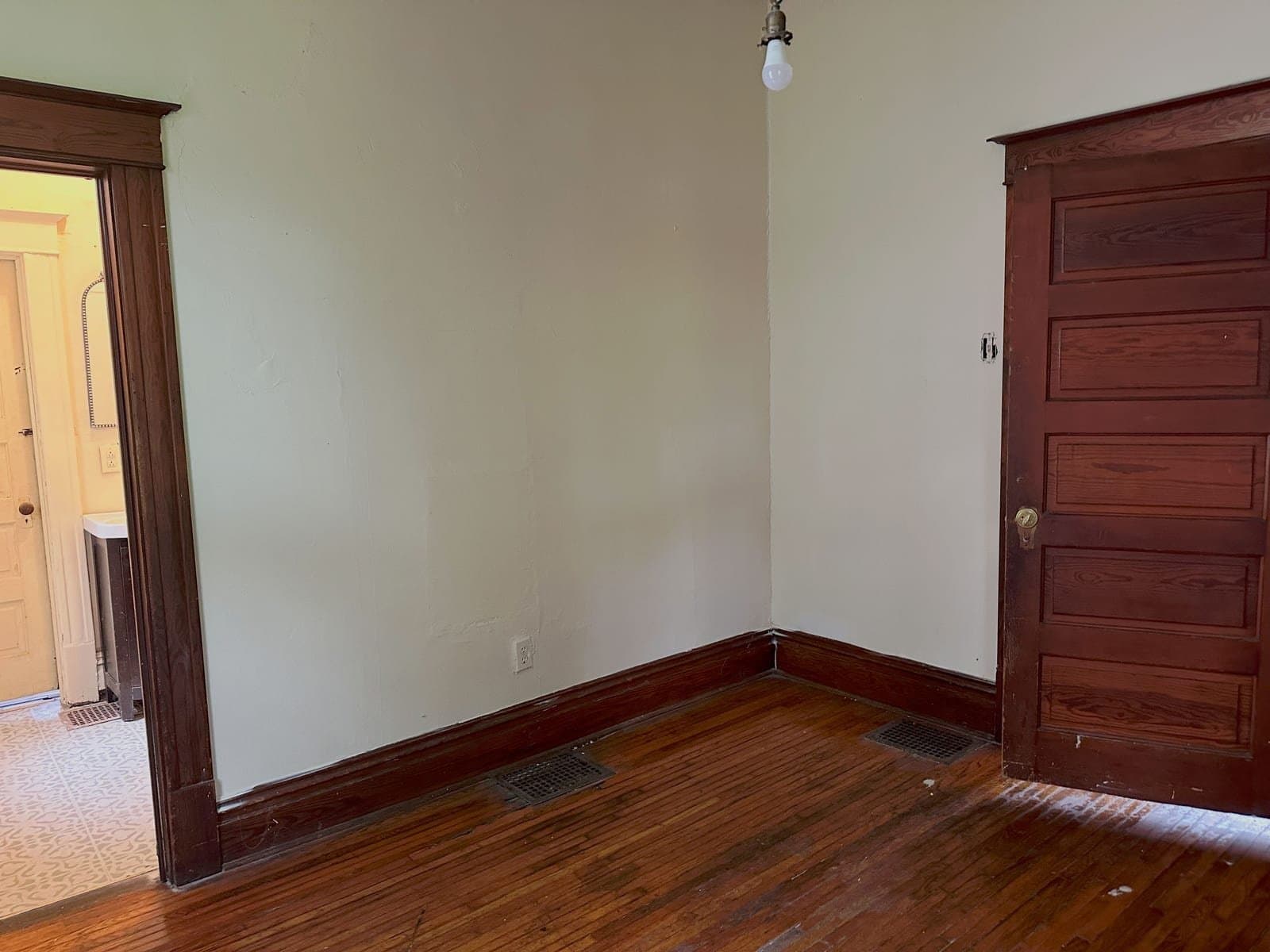 Decatur House: 1143 E Cleveland Ave