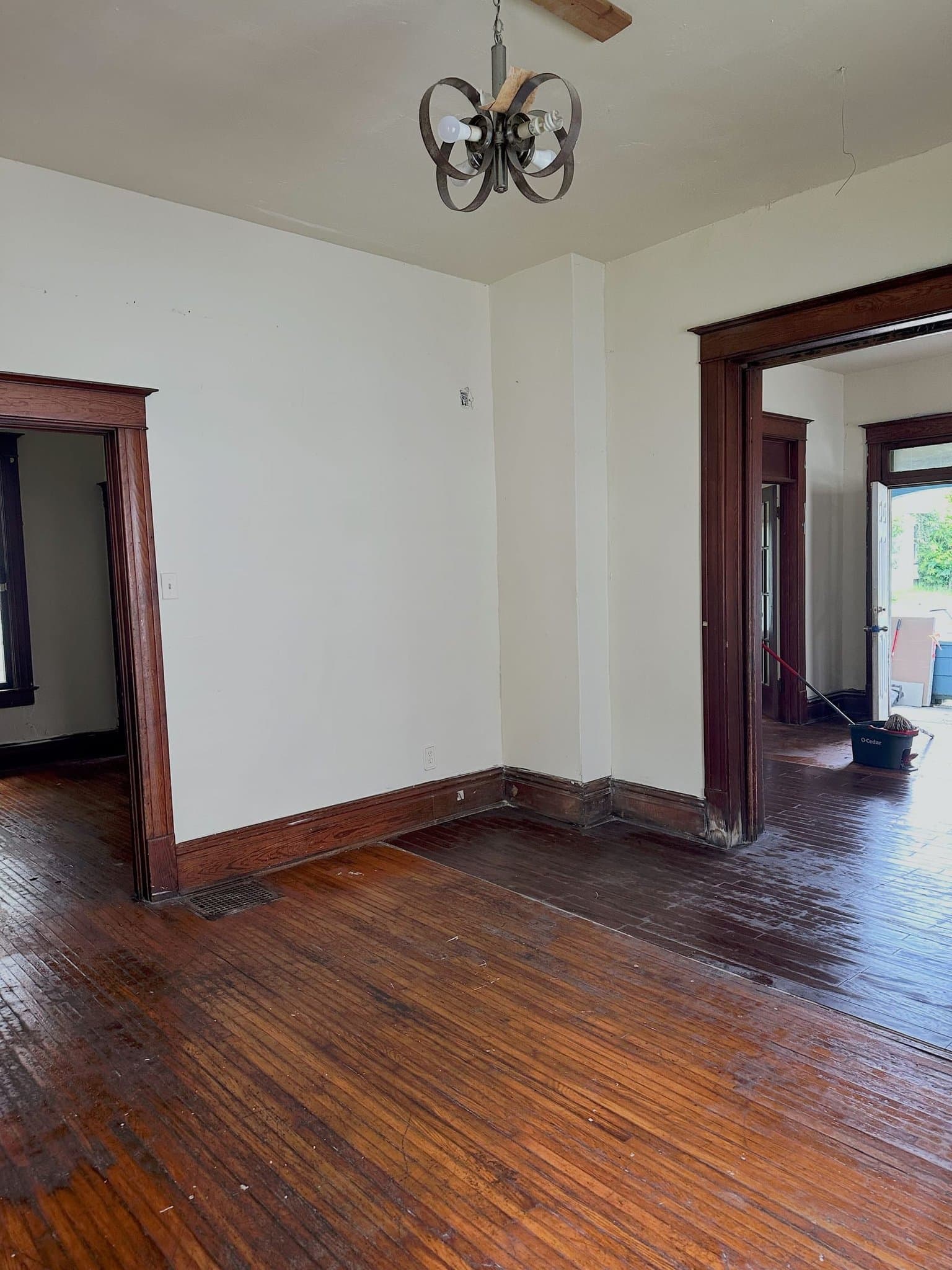 Decatur House: 1143 E Cleveland Ave