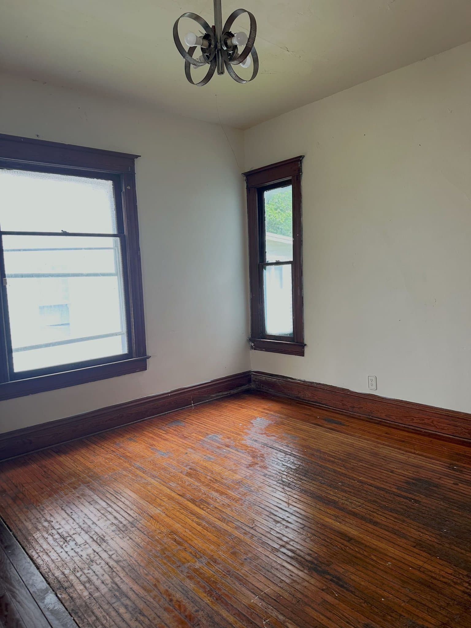 Decatur House: 1143 E Cleveland Ave