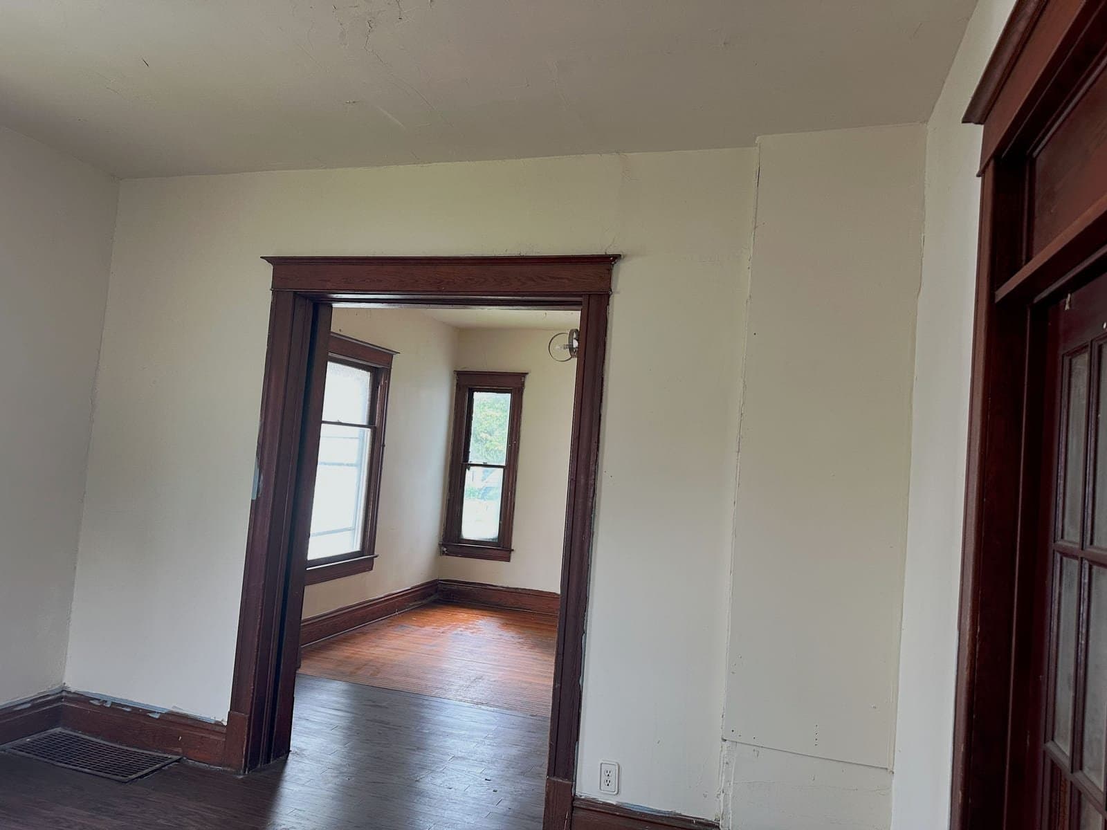 Decatur House: 1143 E Cleveland Ave