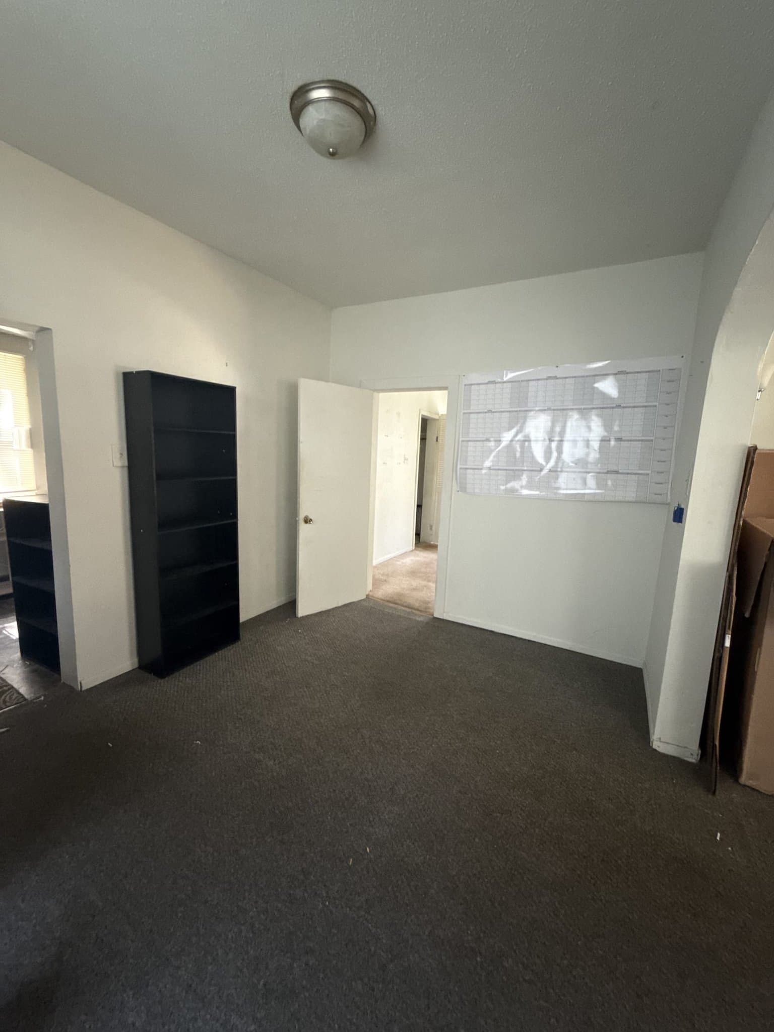 Decatur House: 1175 E Division St