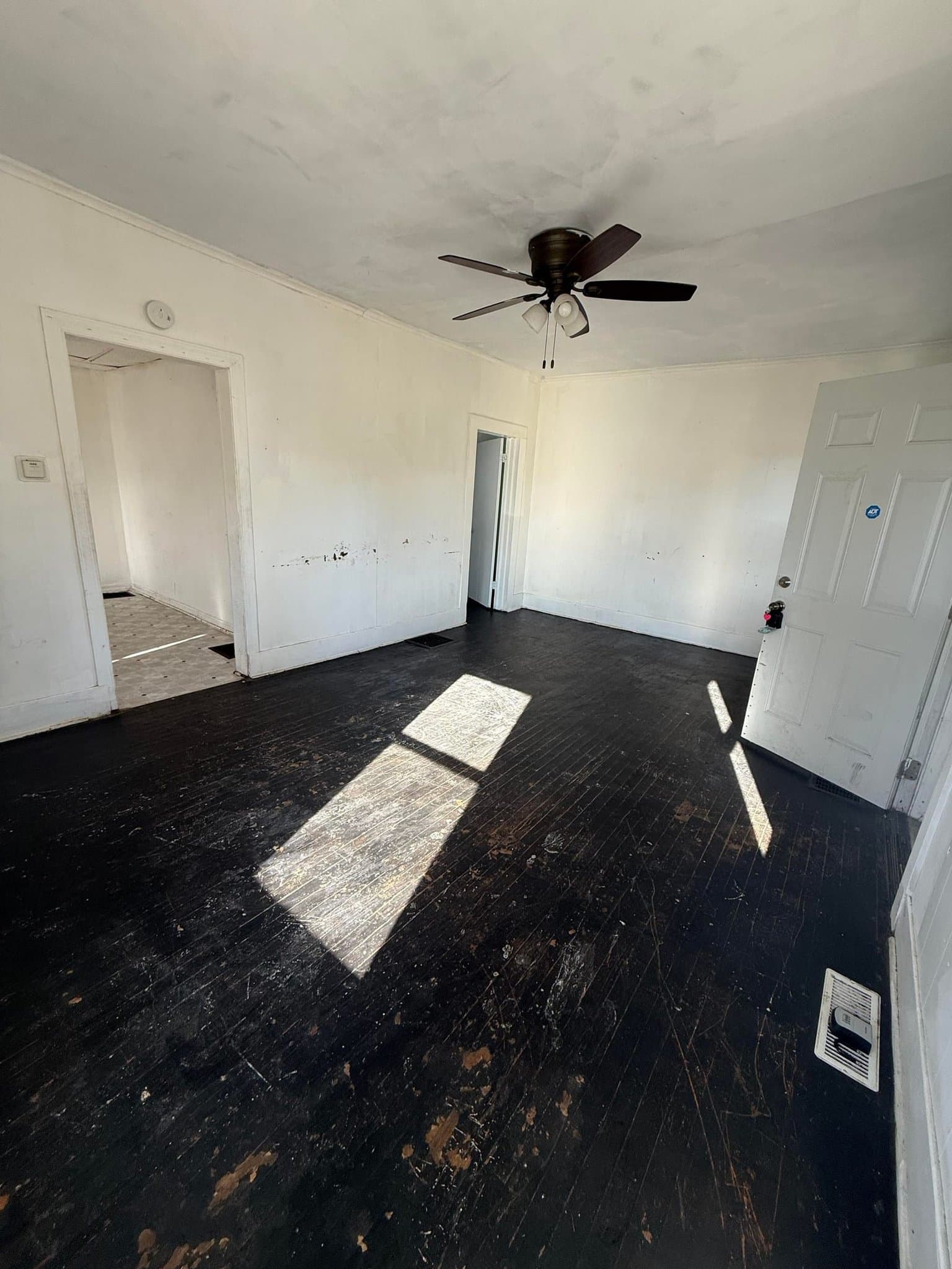Decatur House: 1353 N Morgan