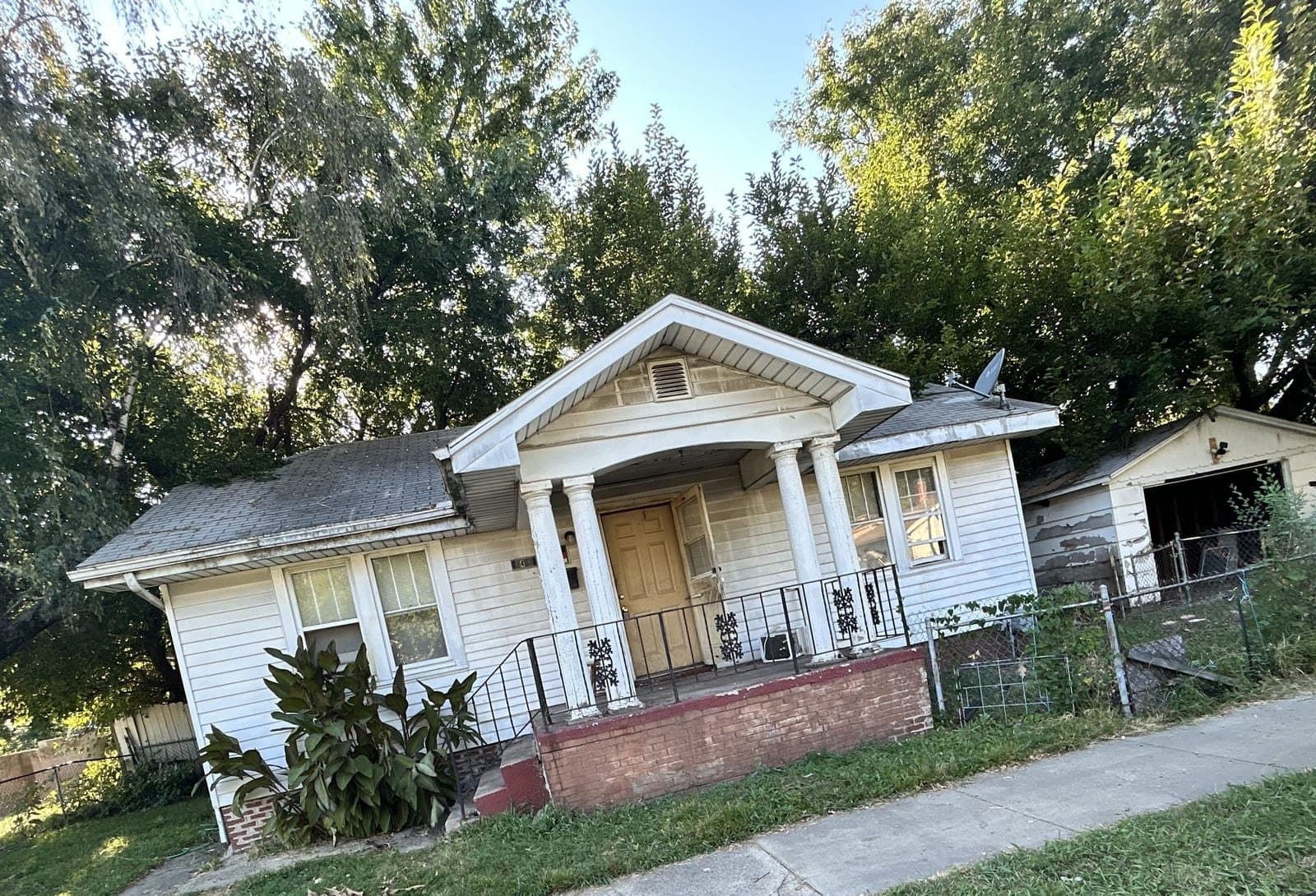 Decatur House: 1435 North Woodford Street