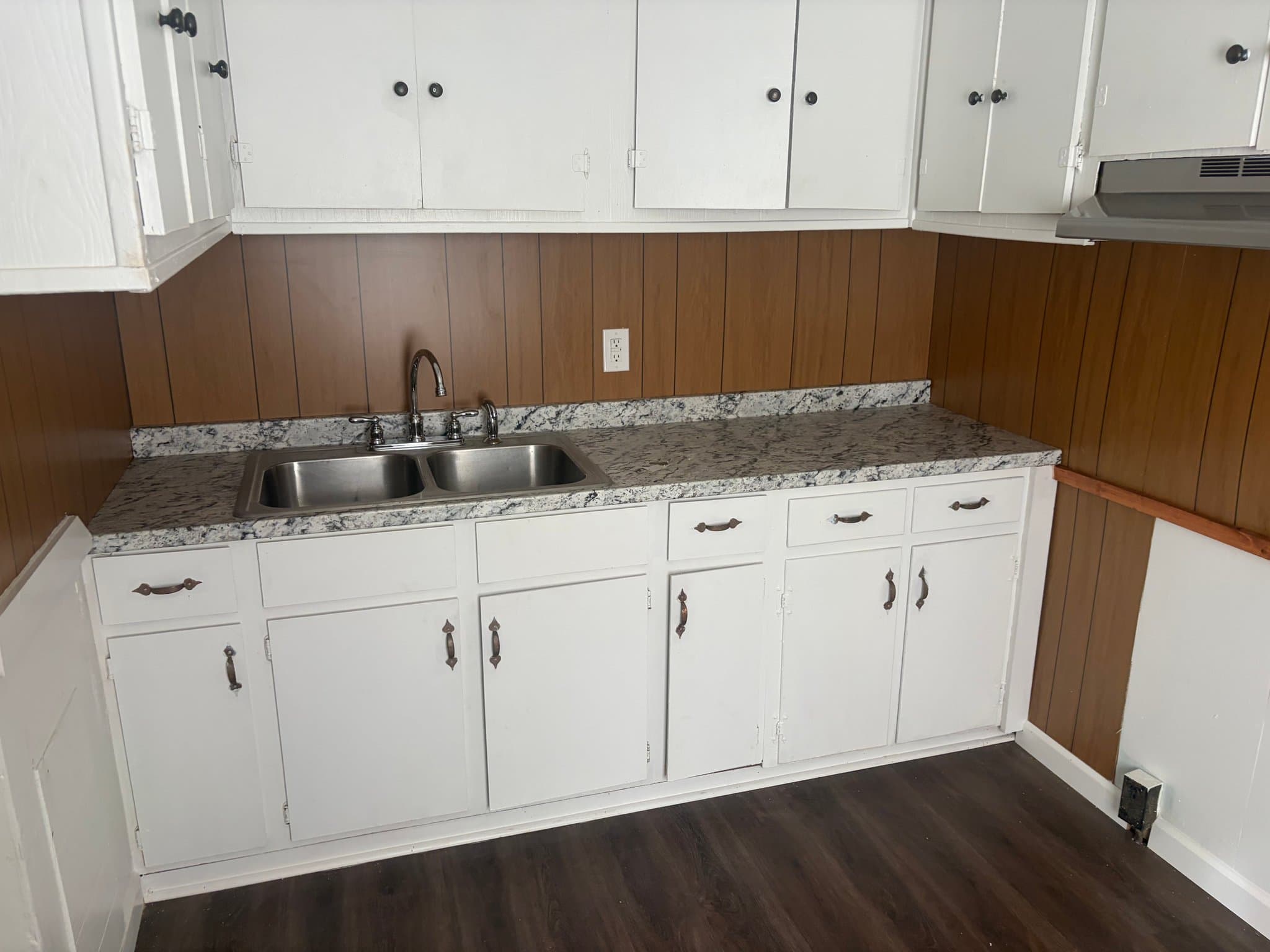 Albany House: 411 Louis Avenue
