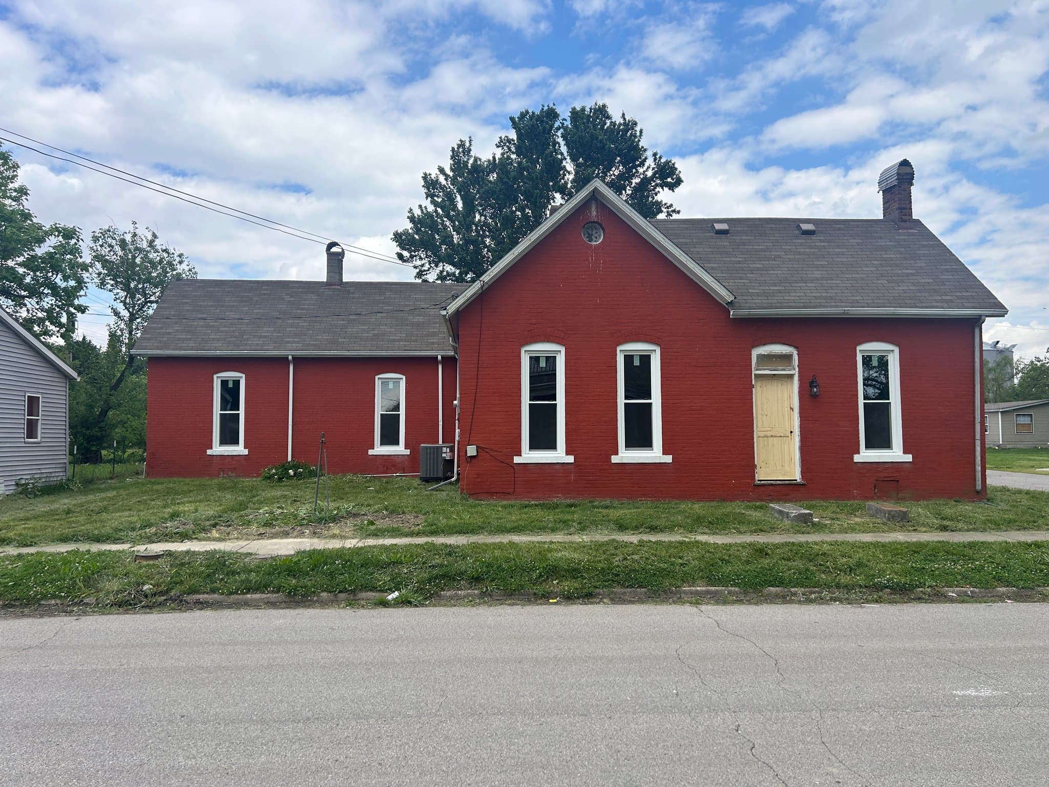 Crothersville House: 300 w Howard street