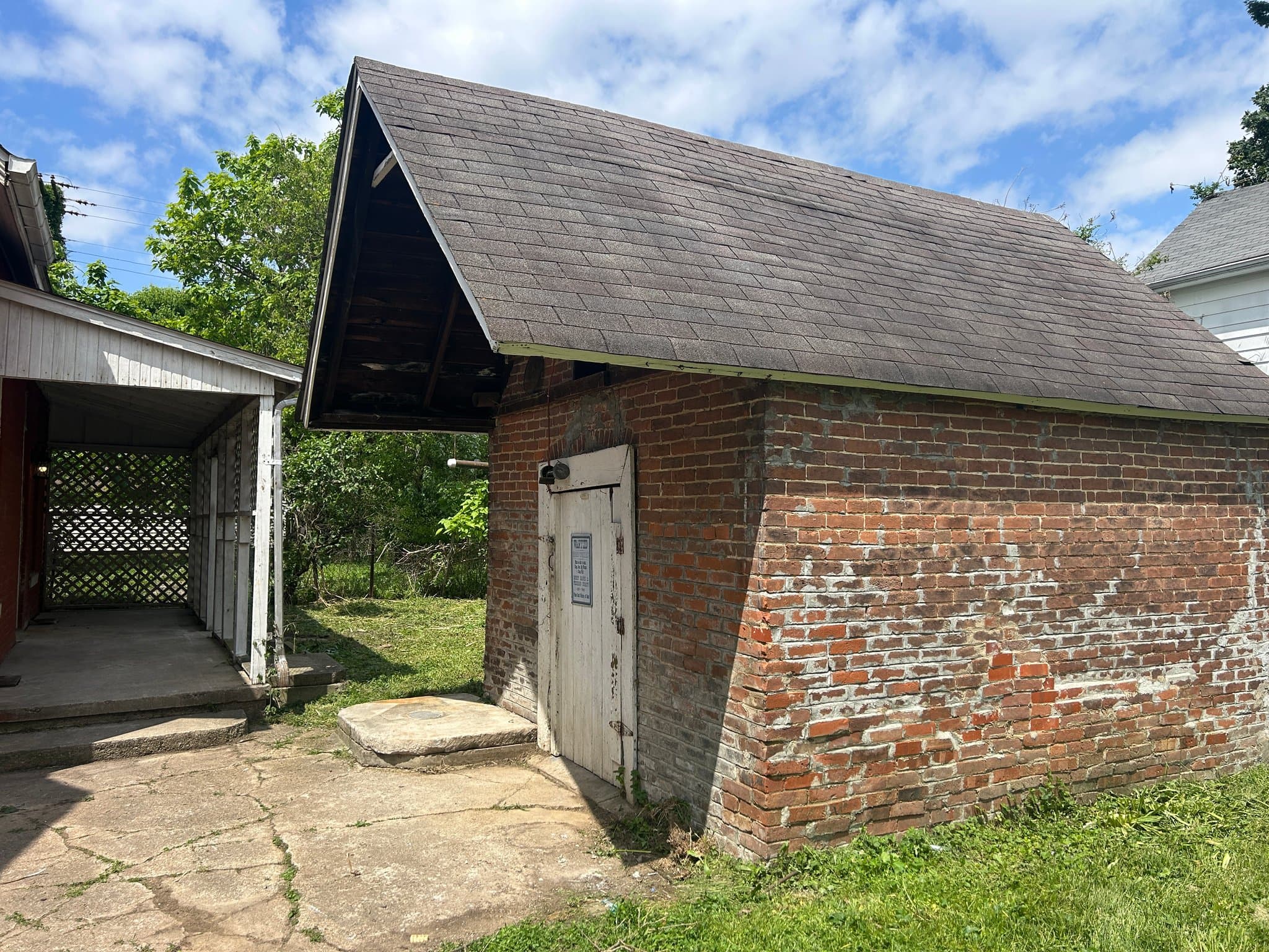 Crothersville House: 300 w Howard street