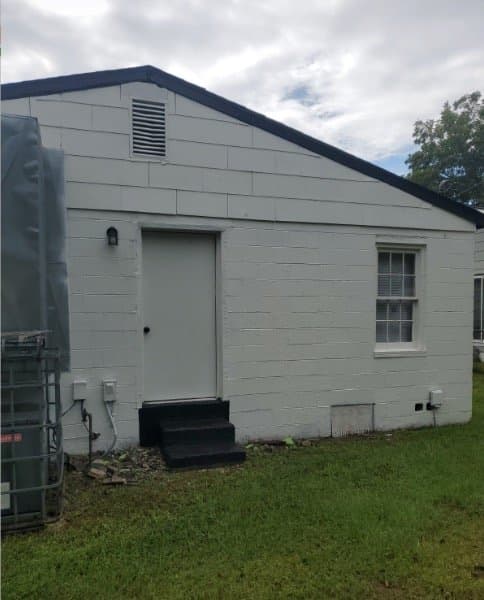 Albany House: 411 Louis Avenue