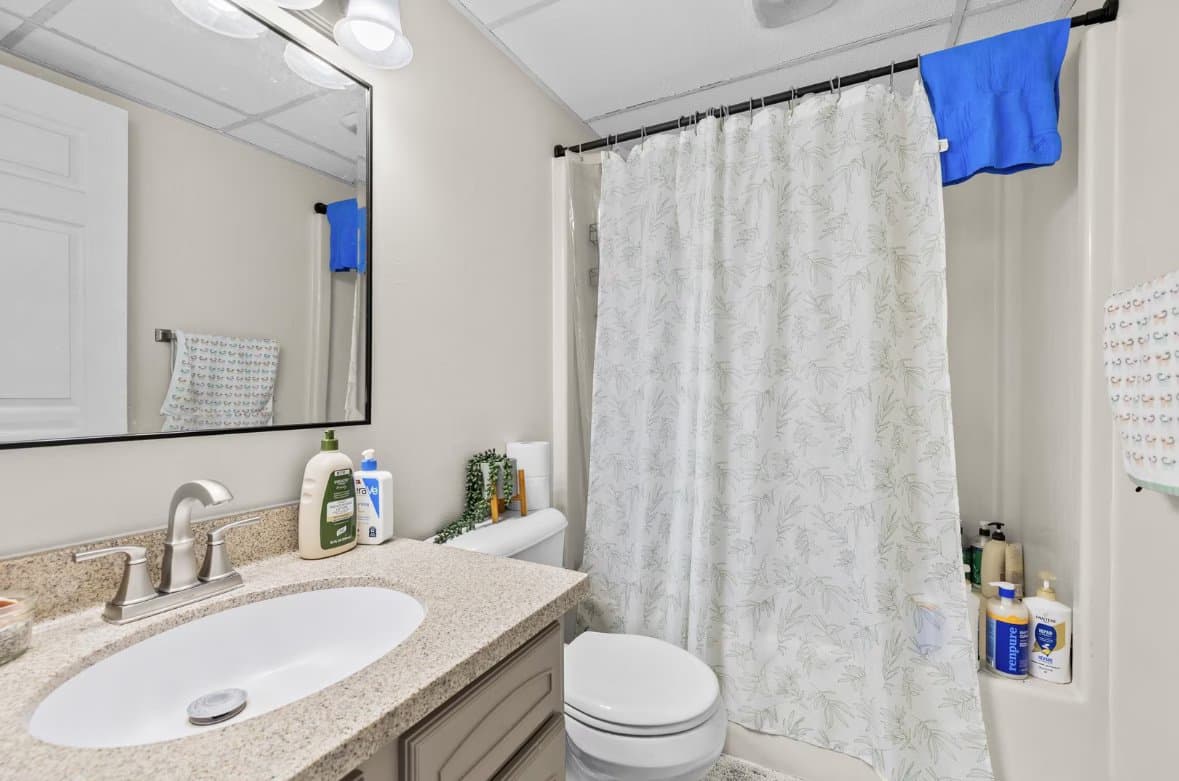 Plover Multiplex: 3431 Evergreen Dr Unit Apt 2