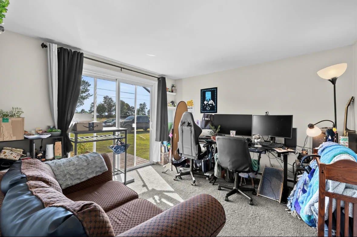 Plover Multiplex: 3431 Evergreen Dr Unit Apt 2