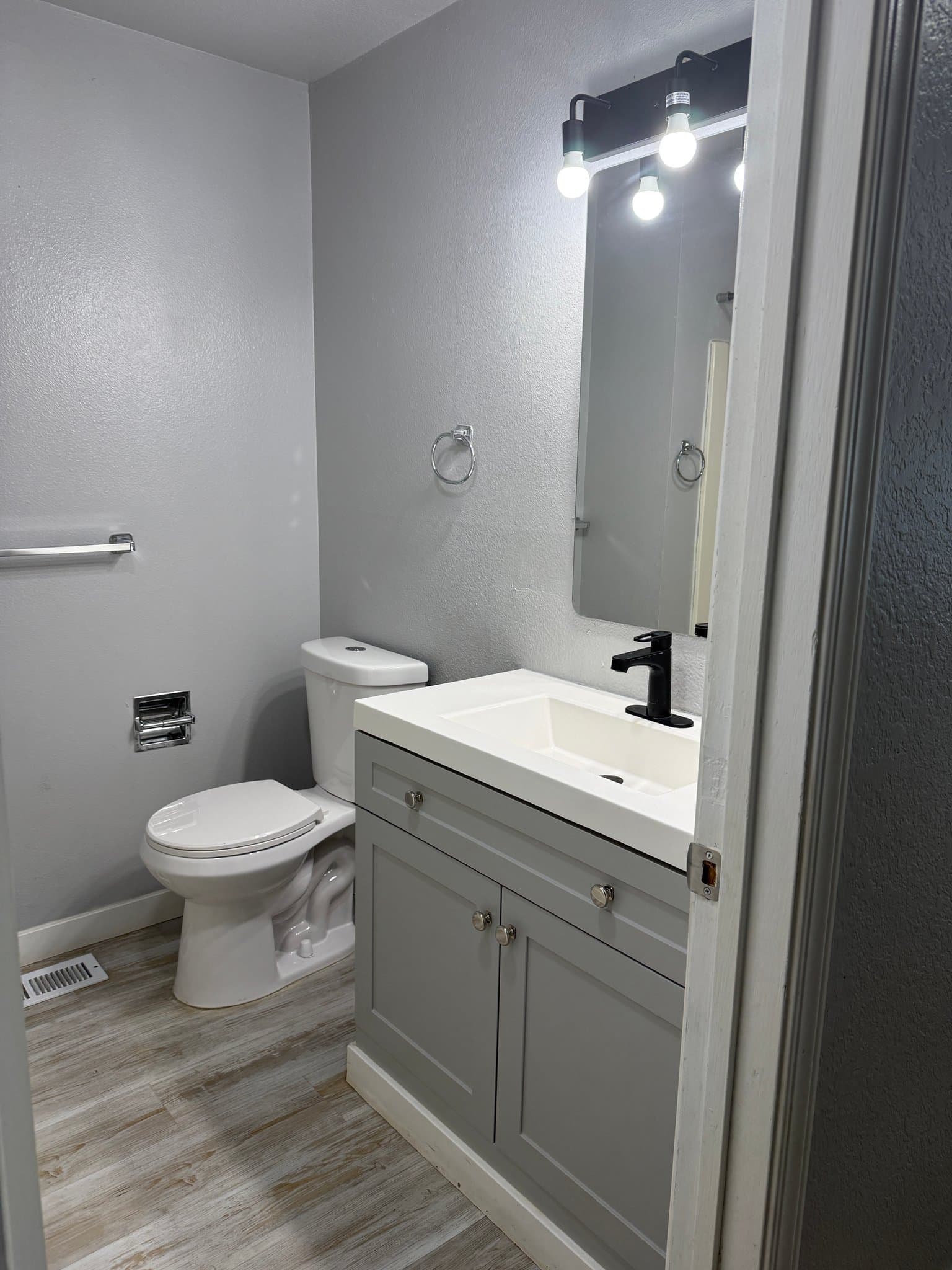 Kennewick Multiplex: 1806 W. 21st Ave