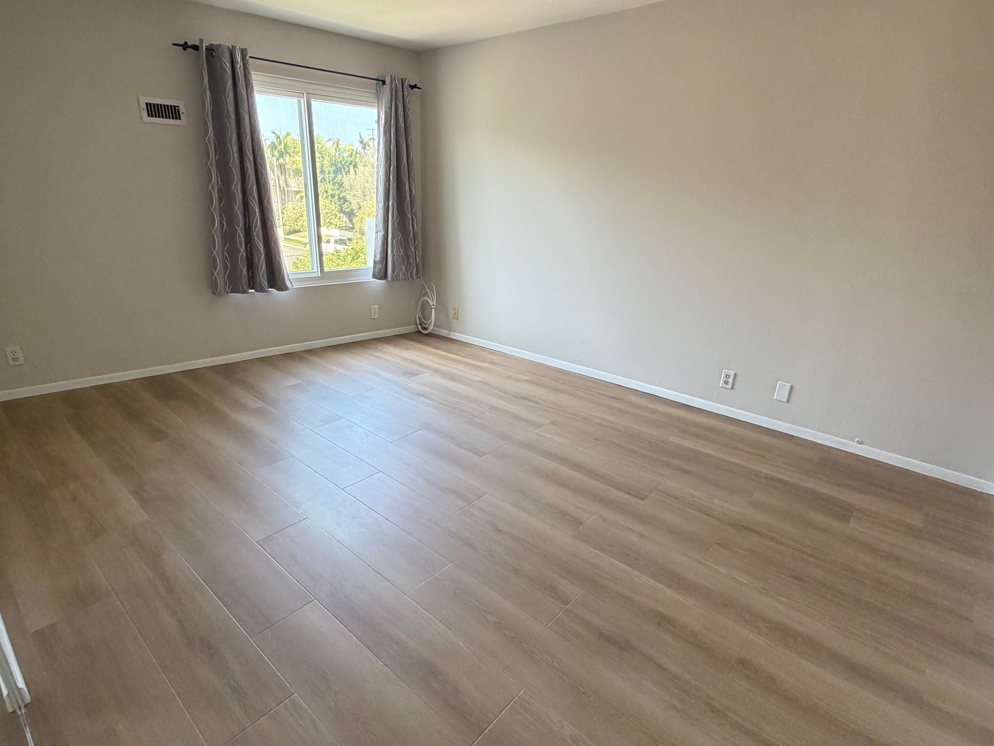 Playa del Rey Condo: 8163 Redlands Street