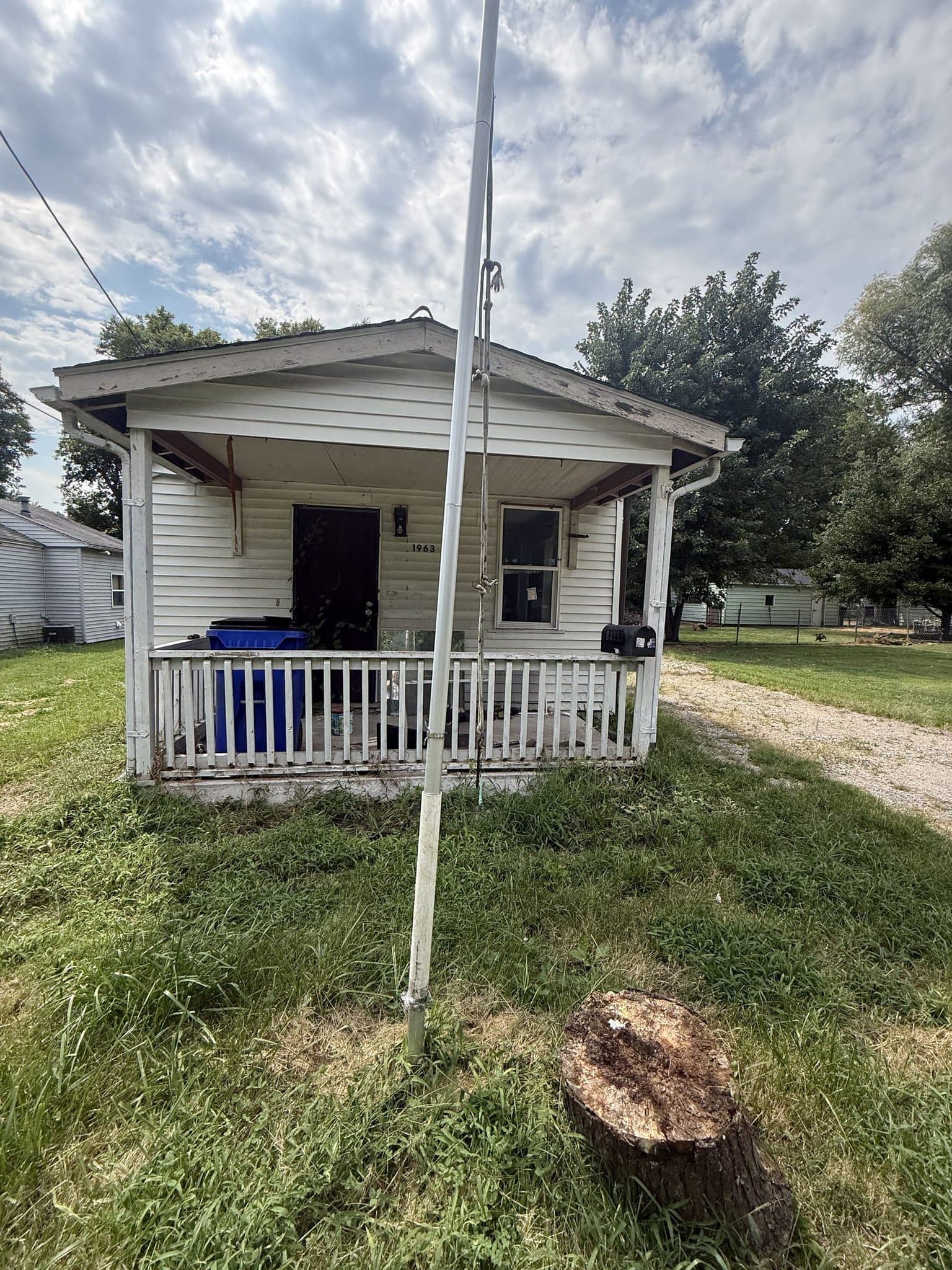 Decatur House: 1963 N 31st St