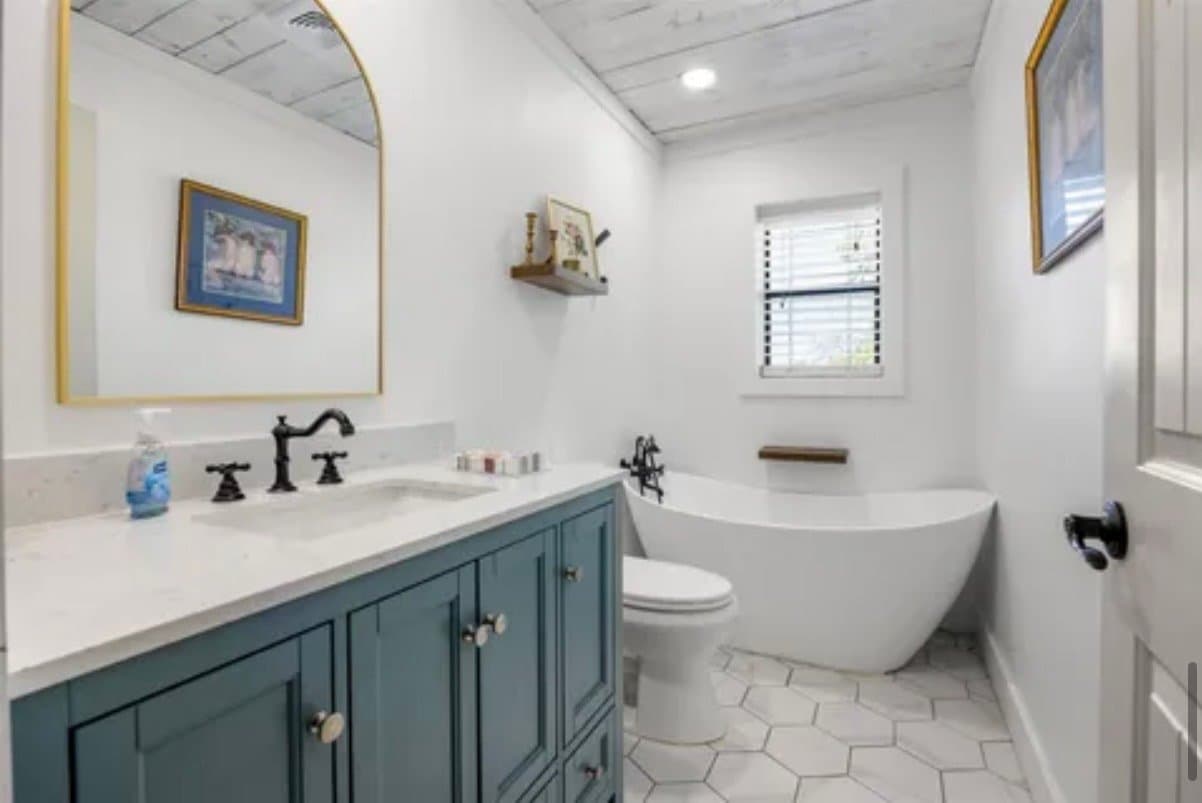 Wimberley House: 1071 Rolling Hills drive