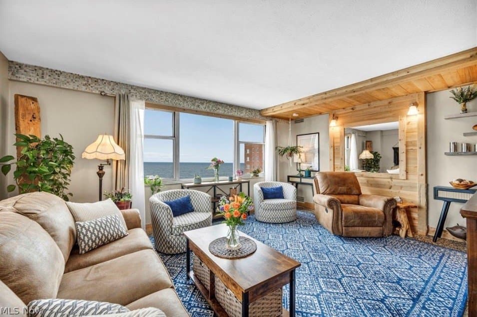 Lakewood Condo: 11850 Edgewater Drive