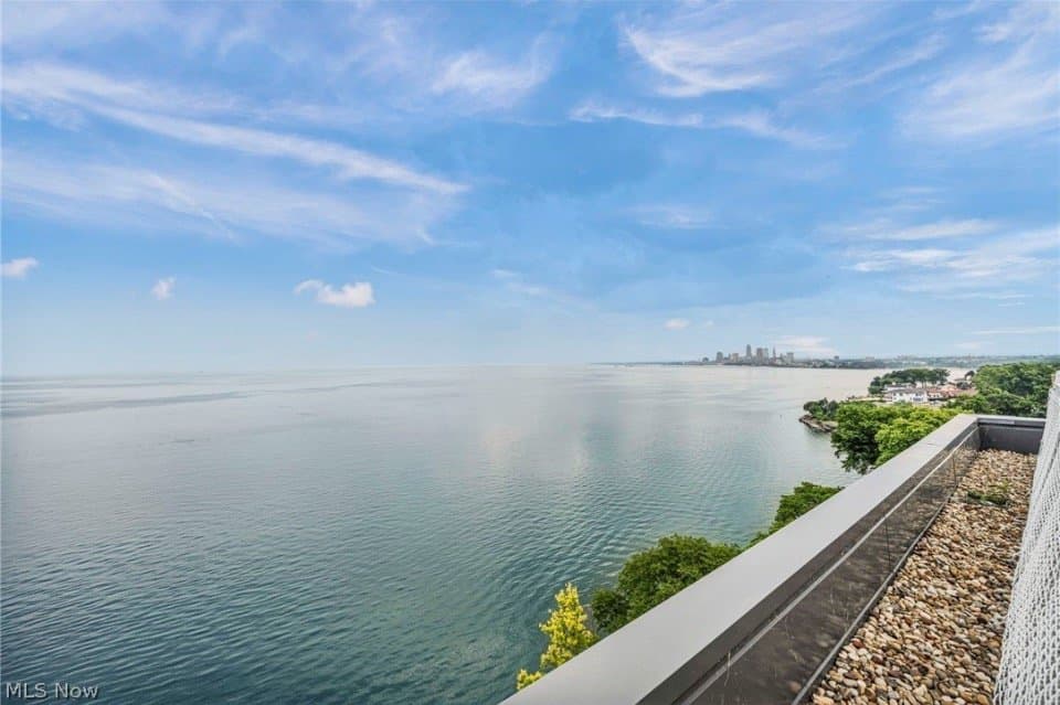 Lakewood Condo: 11850 Edgewater Drive