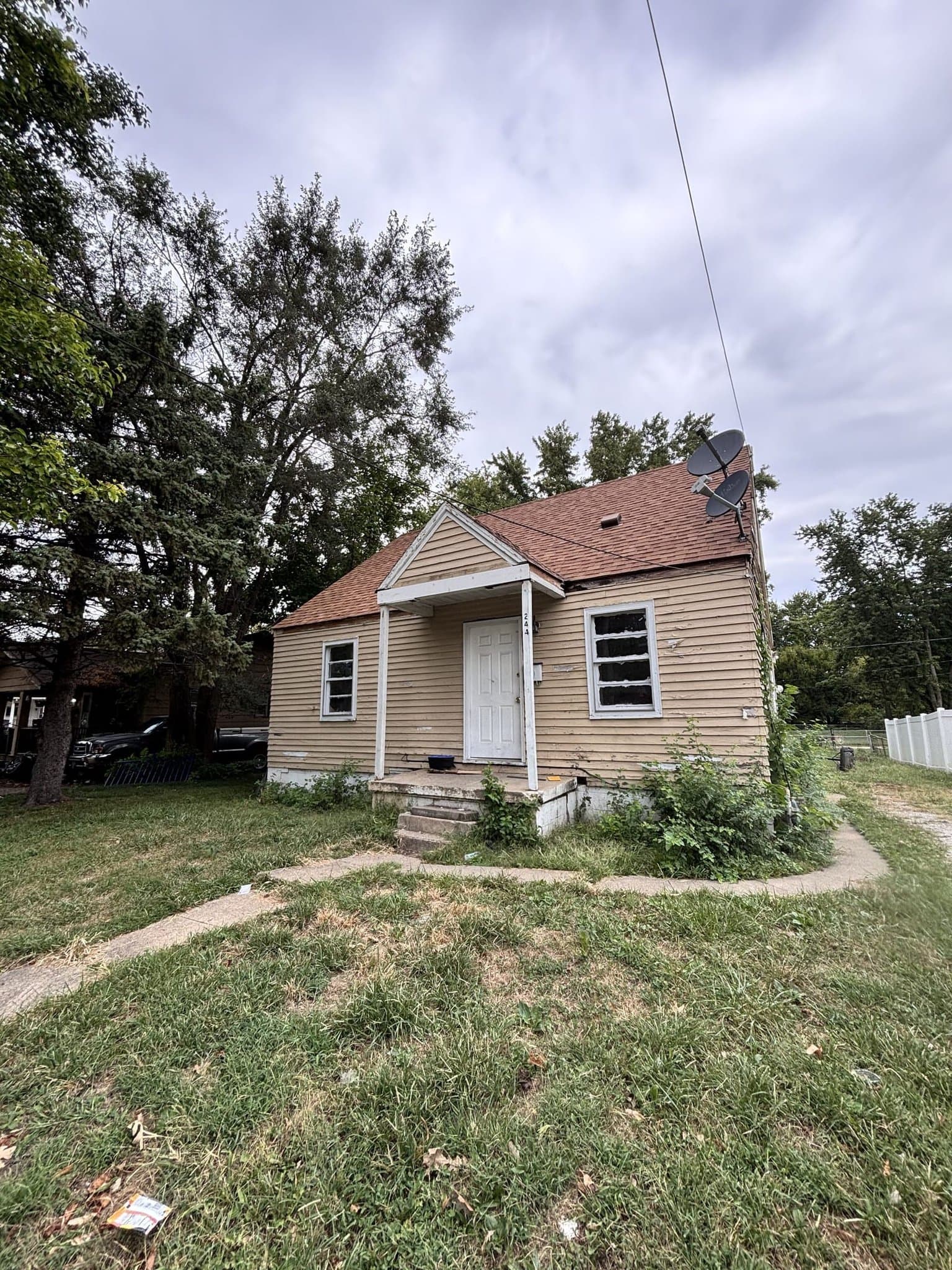 Decatur House: 244 W Garfield Ave