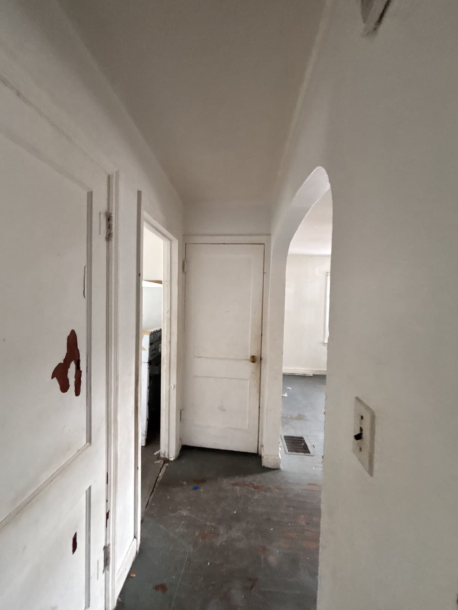 Decatur House: 244 W Garfield Ave