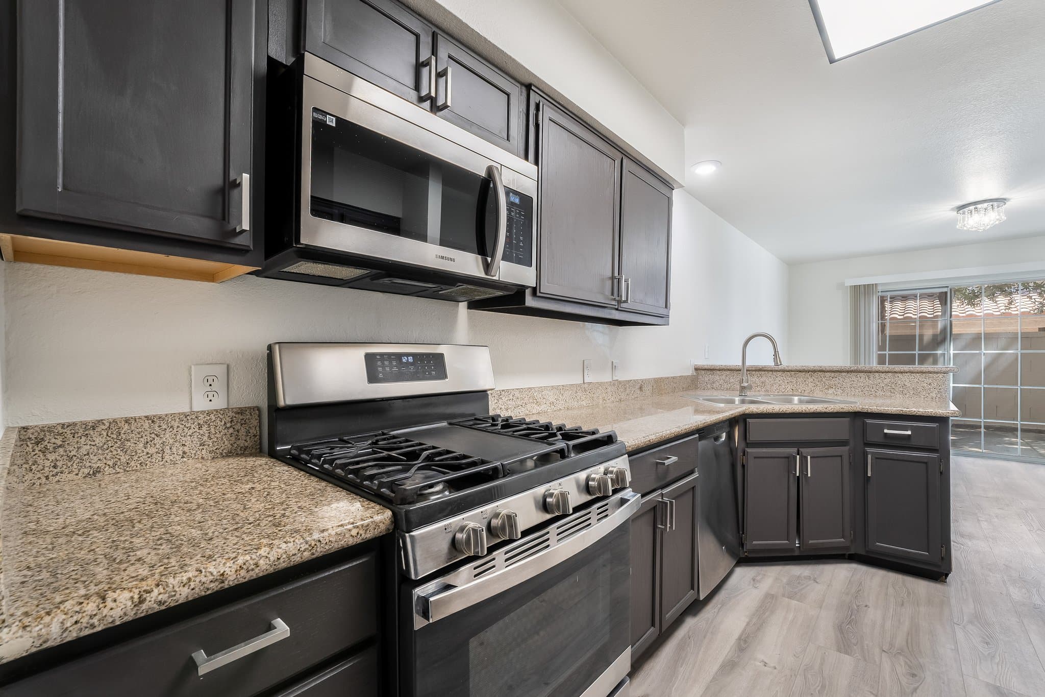 Henderson Townhome: 2824 Dawn Crossing Drive
