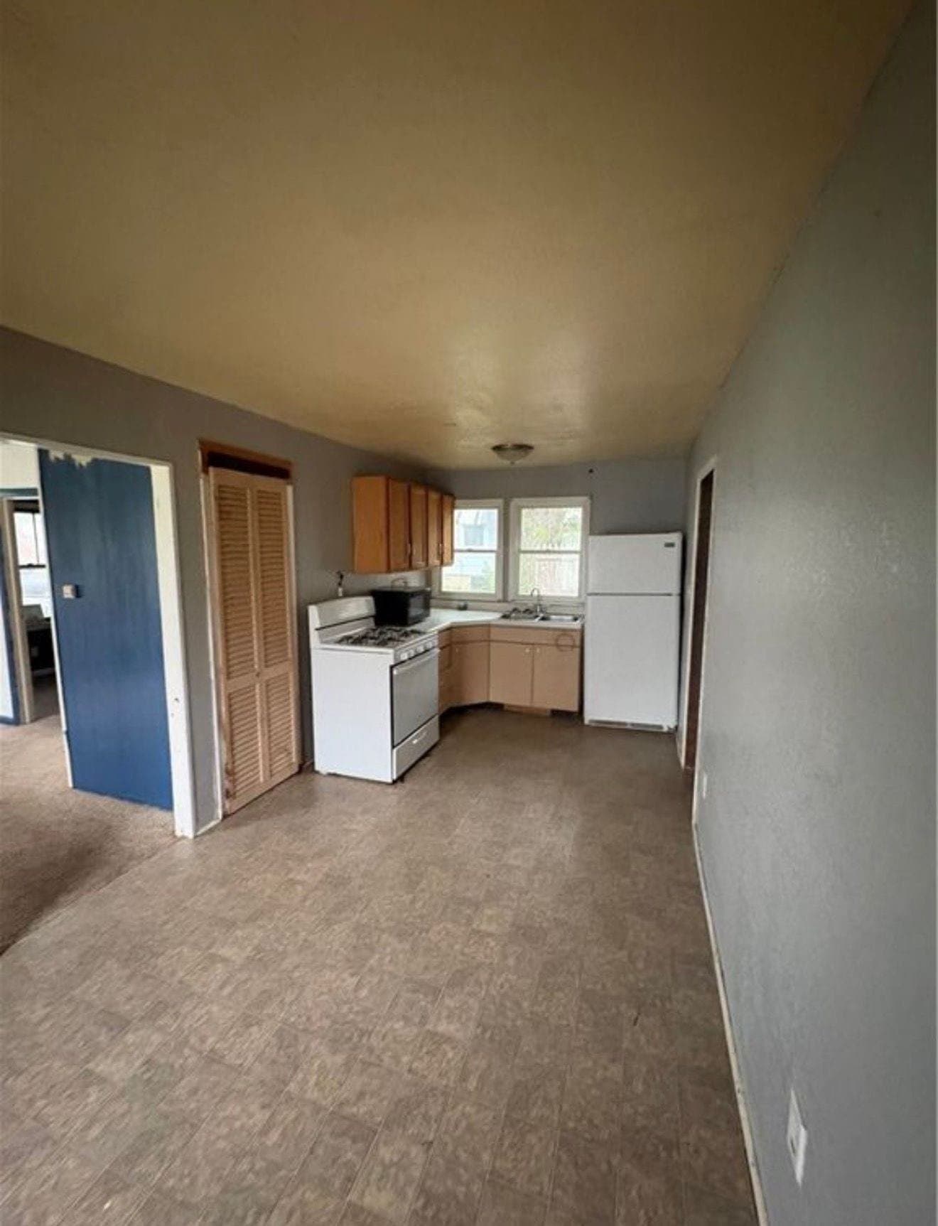 Decatur House: 4547 E Rosewood Rd