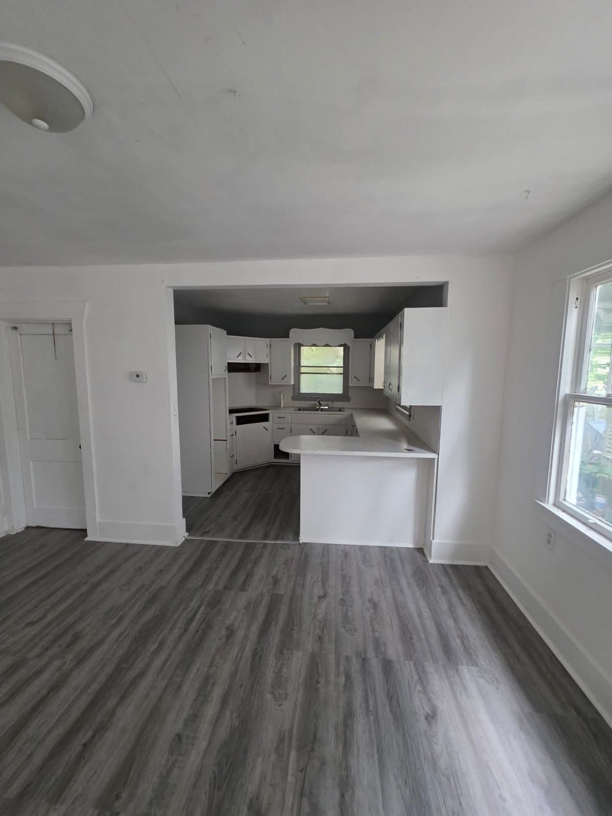 Decatur House: 712 W Waggoner St