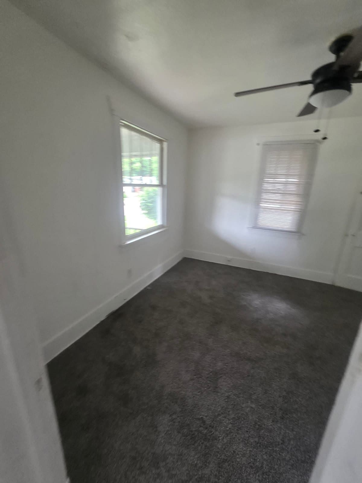 Decatur House: 712 W Waggoner St