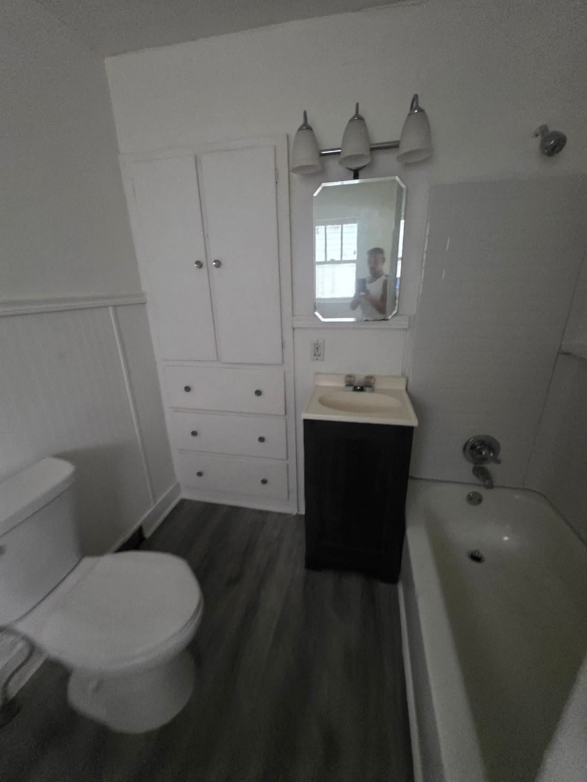 Decatur House: 712 W Waggoner St