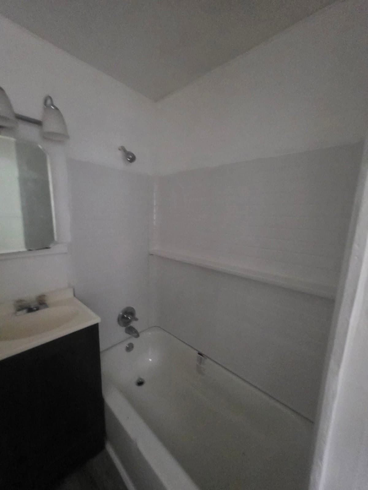 Decatur House: 712 W Waggoner St
