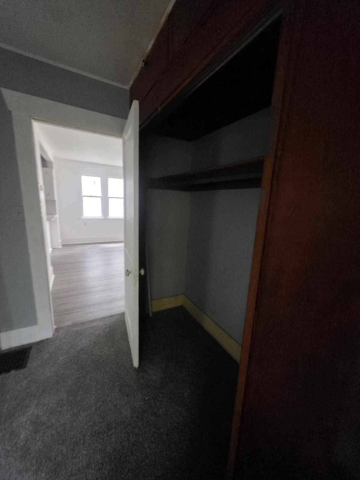 Decatur House: 712 W Waggoner St