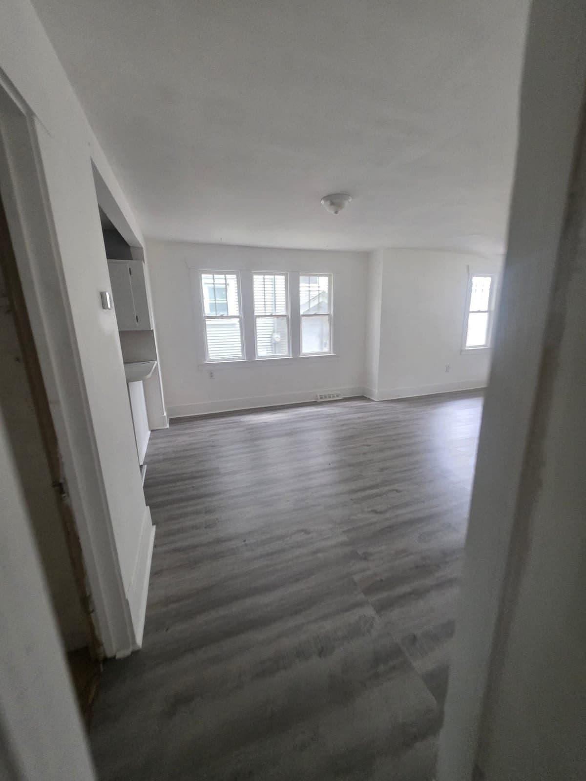 Decatur House: 712 W Waggoner St