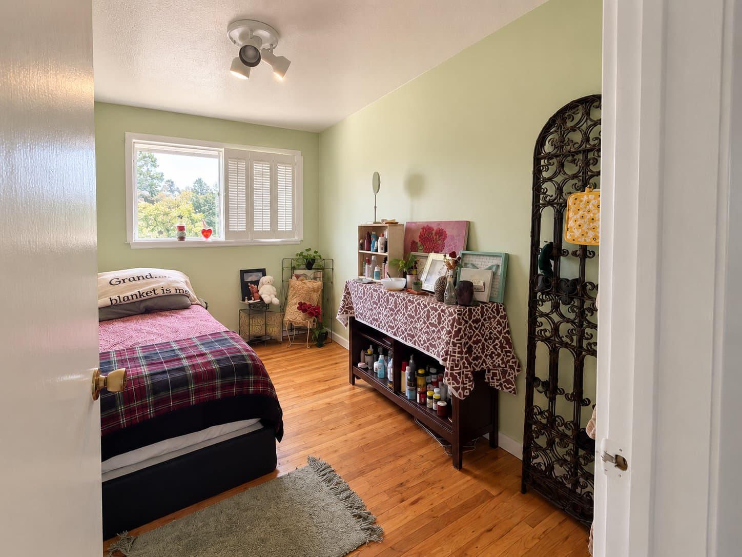 West Valley City Single Room: 4537 S White Cherry Way