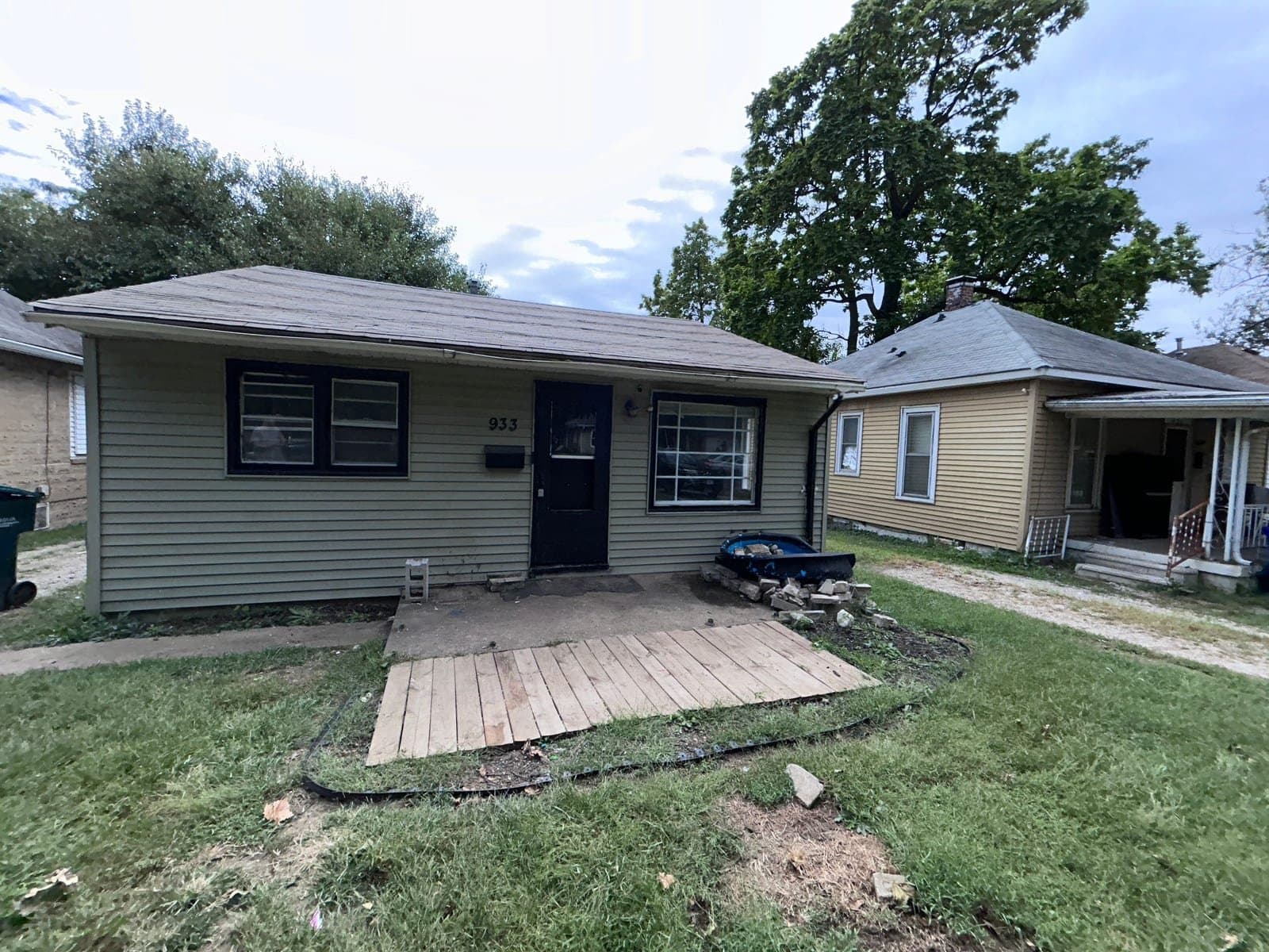 Decatur House: 933 Elmhurst Ave