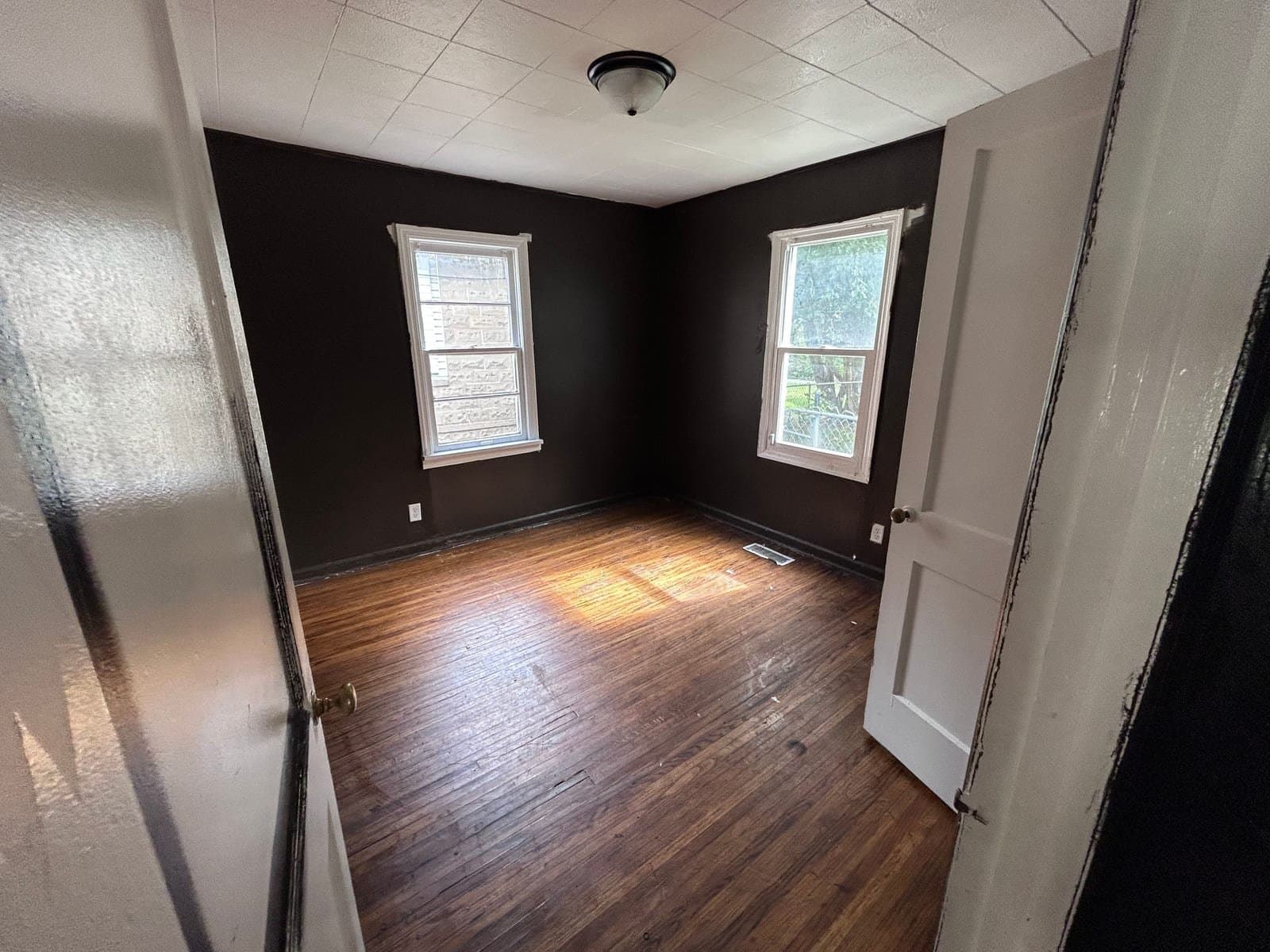 Decatur House: 933 Elmhurst Ave